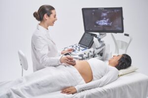 Siêu âm nhằm phát hiện thai ngoài hay trong tử cung để có biện pháp kịp thời